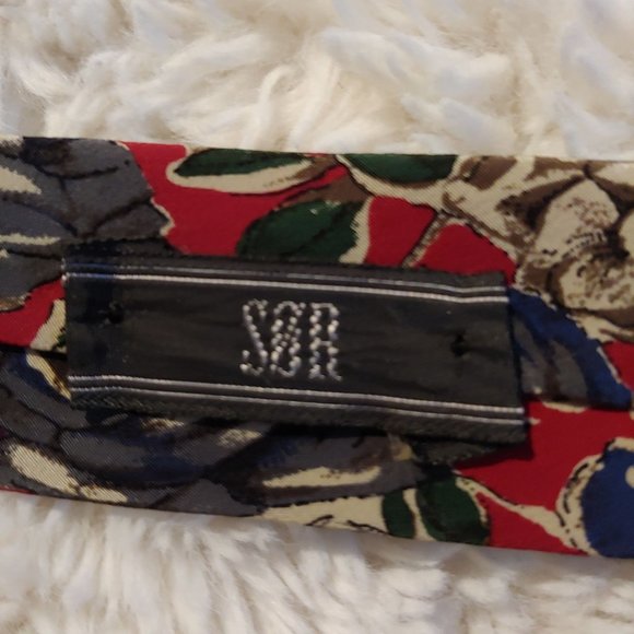 Givenchy 100% Silk Showy Rose Gentlemans Tie - Picture 7 of 9